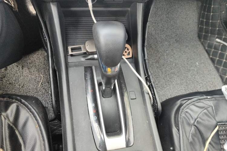 Used Honda Jade 2017 1.8L automatic Comfort version 5 seats Gear Lever