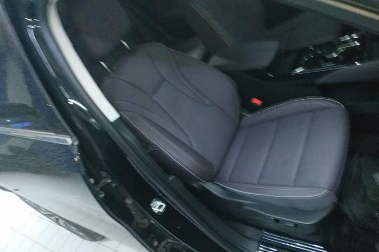 Used Buick Envision 2026 Model Equinox Plus 28T Two-Wheel-Drive Platinum Edition
