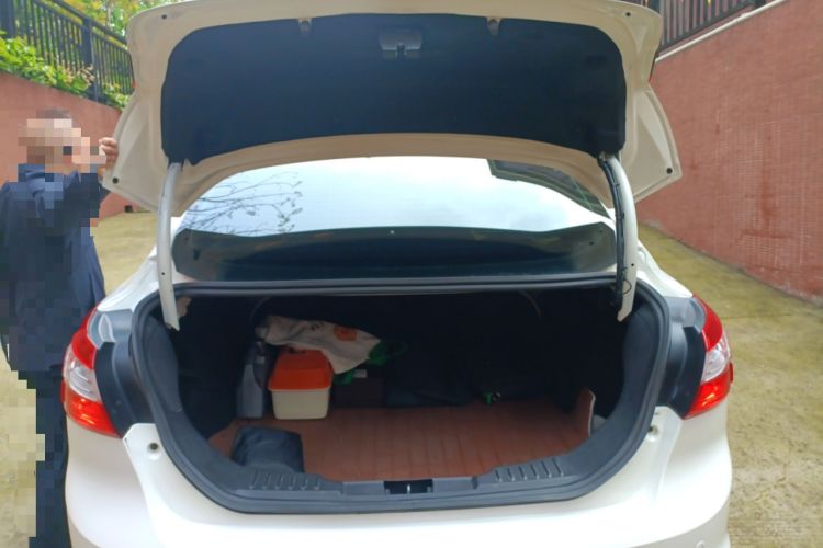 Used Ford Focus 2012 Sedan 1.6L Automatic Fashion Edition Trunk