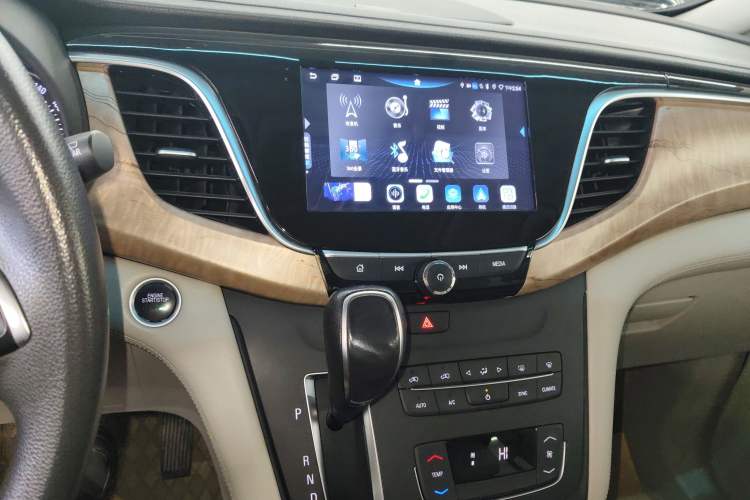 Used Buick GL8 2017 ES 28T Comfort Model China V Standard
