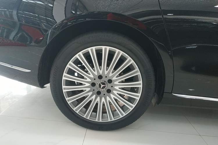 Used Mercedes-Benz E-Class 2020 E 300 L Stylish Model Exterior 5