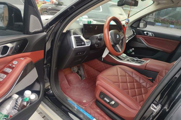 Used BMW X5 2023 xDrive 30Li Luxury M Sport Package