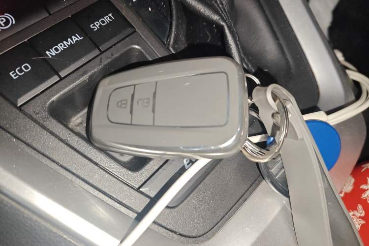 Used Toyota RAV4 2023 Dual-Engine 2.5L E-CVT Two-Wheel Drive Elite Plus Edition