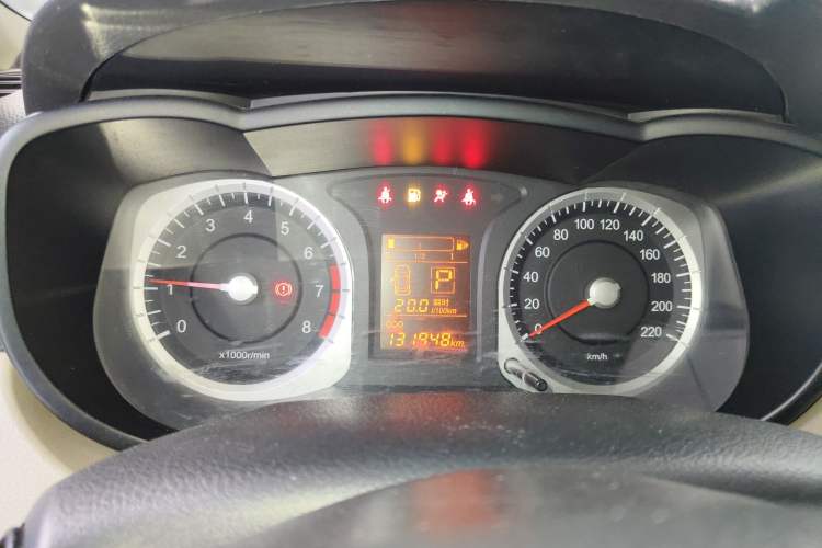 Used Venucia R50 2014 1.6L Automatic Splendid Edition
