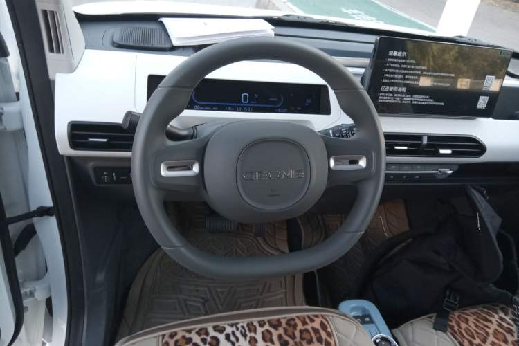 Used Geely Galaxy Panda 2024 Panda Mini 200km Endurance Bear
