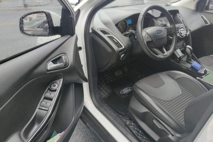 Used Ford Focus 2018 Hatchback Classic 1.6L Automatic Trendy SmartDrive Edition