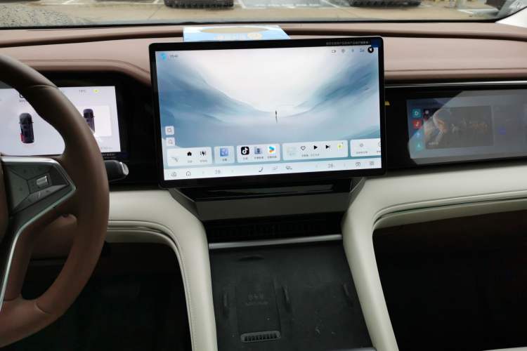 Used BYD Xia 2025 DM-i 1.5T 180km Excellence Model
