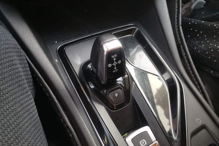 Used Lynk & Co 02 2018 1.5T DCT Two-Wheel Drive Zhaopu Version China V Standard Gear Lever