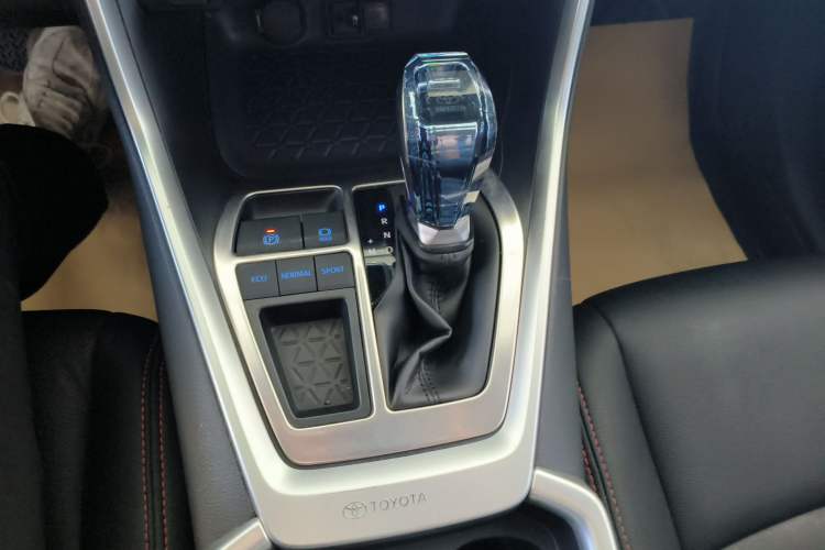 Used Toyota RAV4 2020 2.0L CVT Two-Wheel Drive Fashion Edition
