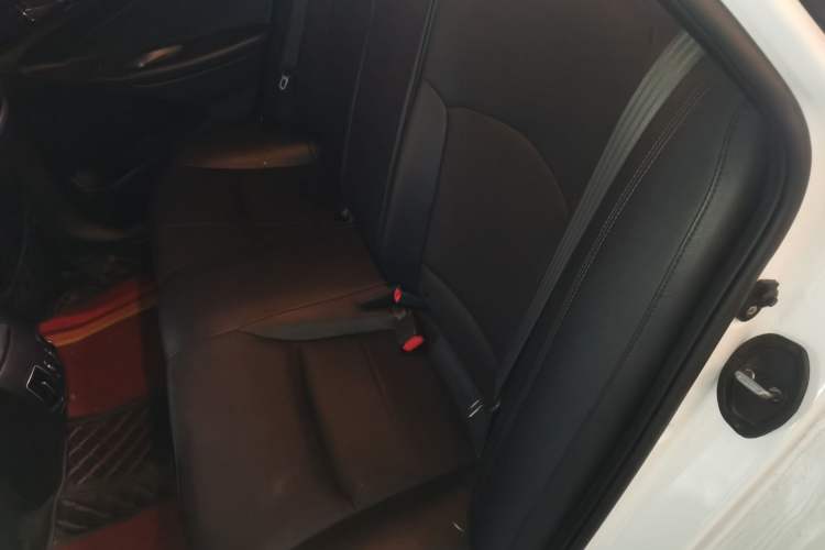 Used Hyundai Sonata 2014 2.4L Automatic Luxury Version China IV Standard Left Rear Seat