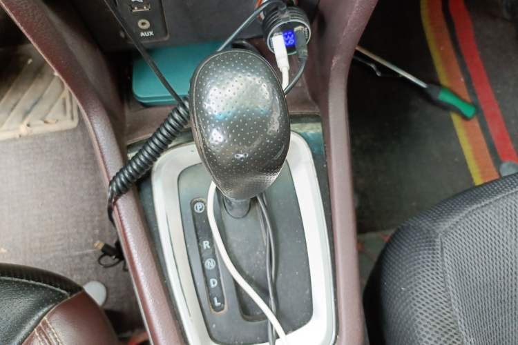 Used Venucia M50V 2017 1.6L XL CVT Luxury Edition Gear Lever