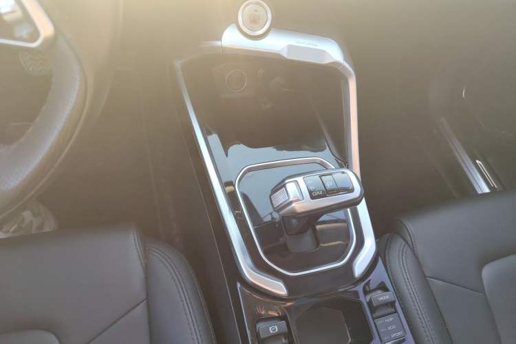 Used Haval H6 2017 Blue Label 1.3T Automatic Two-Wheel Drive Luxury Model Gear Lever