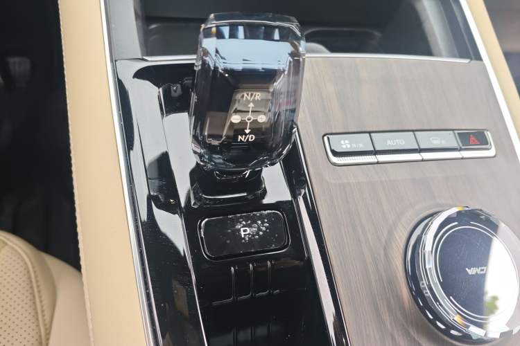 Used Geely Auto Monjaro L 2025 Dongfang Yao 2.0TD Automatic Lanxing Edition
