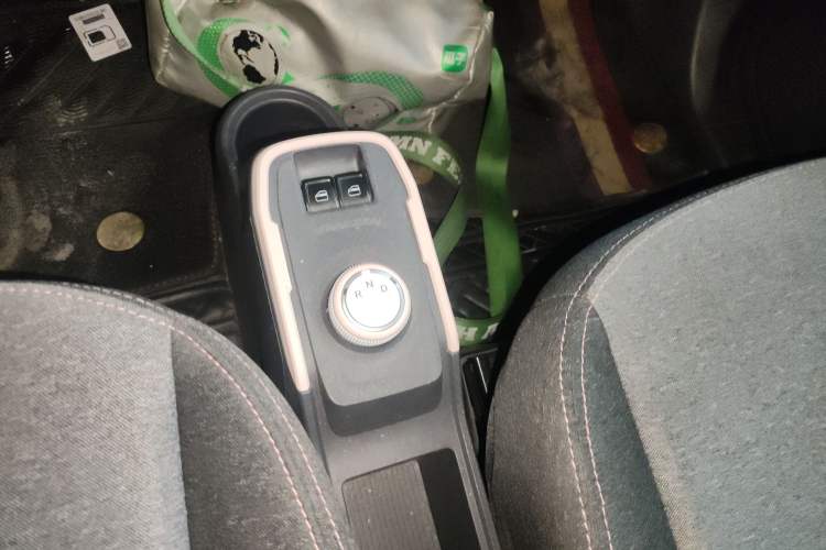 Used Chery QQ Ice Cream 2022 170km Sundae Phosphate Lithium-Ion