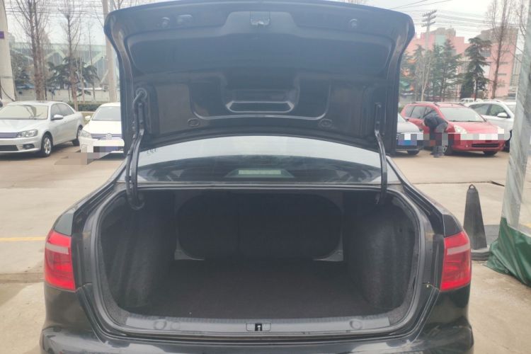 Used Volkswagen Lavida 2013 Restyled Classic 1.6L Manual Comfort Edition