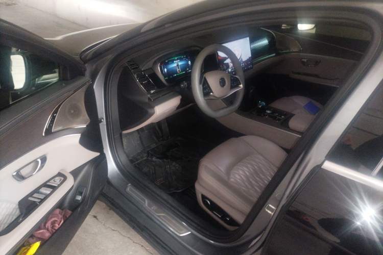 Used BYD Han 2024 EV Glory Edition 715KM Front-Wheel-Drive Flagship Model