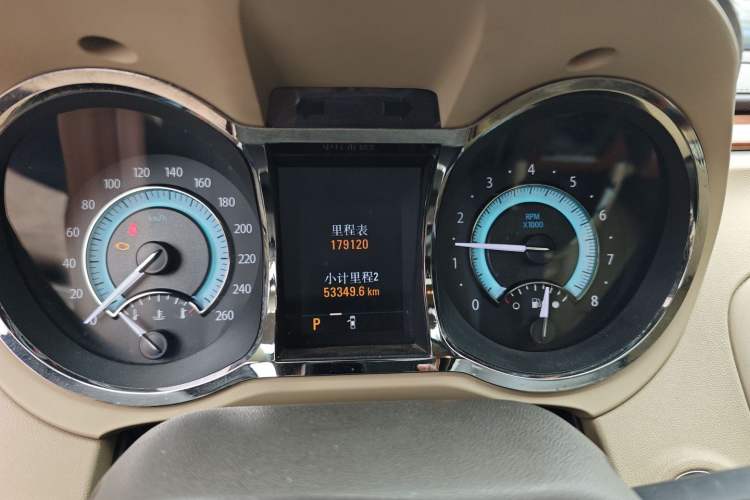 Used Buick LaCrosse 2011 2.4L SIDI Luxury Edition Odometer Close Up