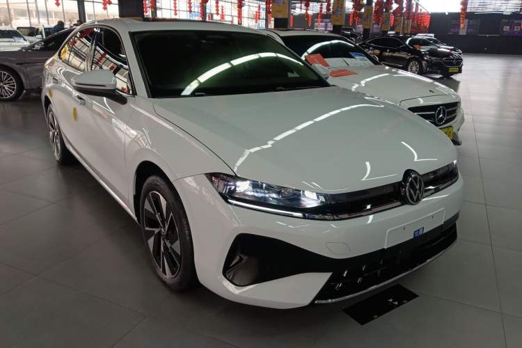 Used Volkswagen Sagitar 2026 Model L 300TSI DSG Elite Version
