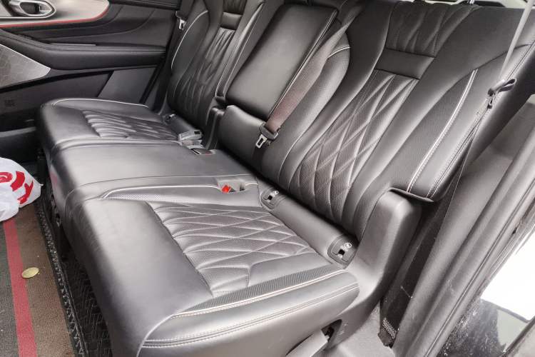 Used GAC Trumpchi GS8 2022 Flagship Series 2.0 TGDI Two-Wheel-Drive Prestige Edition (7 Seats) Left Rear Seat