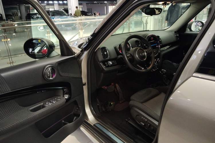 Used MINI Countryman 2018 1.5T COOPER ALL4 Classic Edition Driver Seat