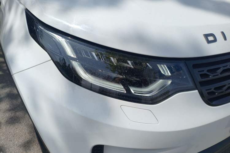 Used Land Rover Discovery 2017 3.0 SC V6 SE Right Front Headlight