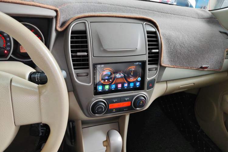 Used Nissan Sylphy 2012 Classic 1.6XE Automatic Comfort Edition Audio And AC Panel