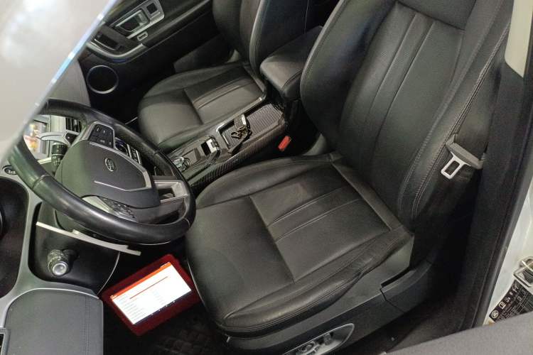 Used Land Rover Discovery Sport 2019 240 PS SE Version China VI Standard Left Front Seat