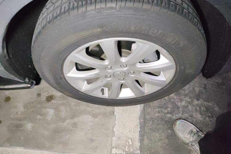 Used Buick Envision 2020 20T Two-Wheel Drive Elite Version Right Front Wheel Hub