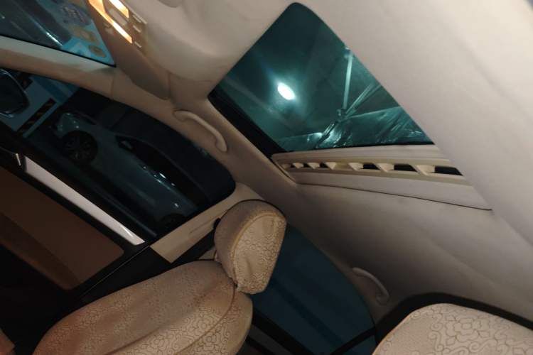 Used Volkswagen Jetta 2013 1.6L Manual Comfort Model Headliner