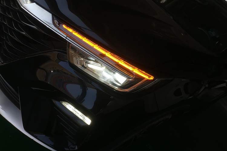 Used Roewe RX5 2020 PLUS 300TGI Automatic Ali National Style Luxury Edition
