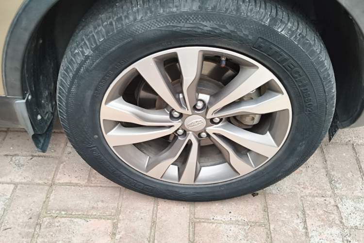 Used Geely Auto Emgrand X7 Sport 2016 1.8TD Automatic ZhiZun Version Right Front Wheel Hub