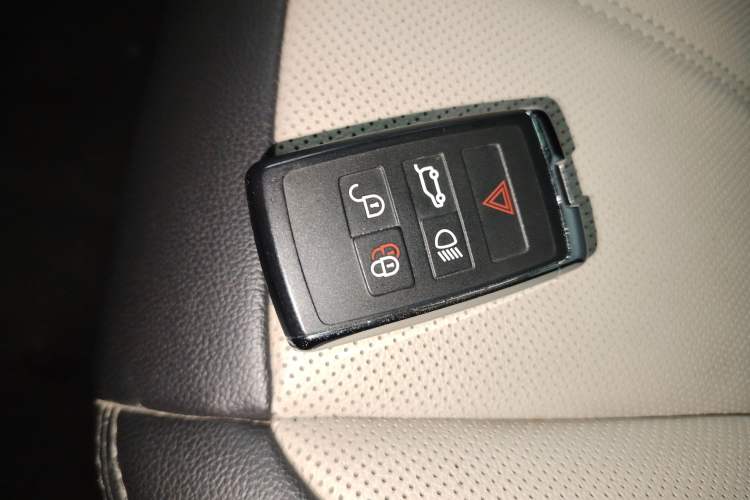 Used Land Rover Range Rover Evoque New Energy 2021 Aurora L P300e Luxury Edition