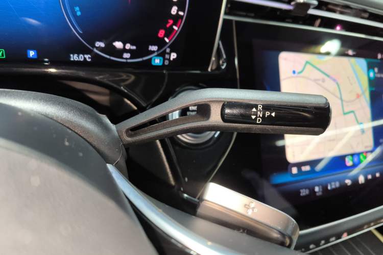 Used Mercedes-Benz E-Class New Energy 2024 E 350 e L Plug-in Hybrid Sedan Gear Lever