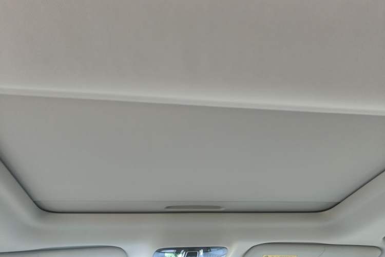 Used Roewe iMAX8 2021 400TGI Supreme Series Prestige Edition Headliner