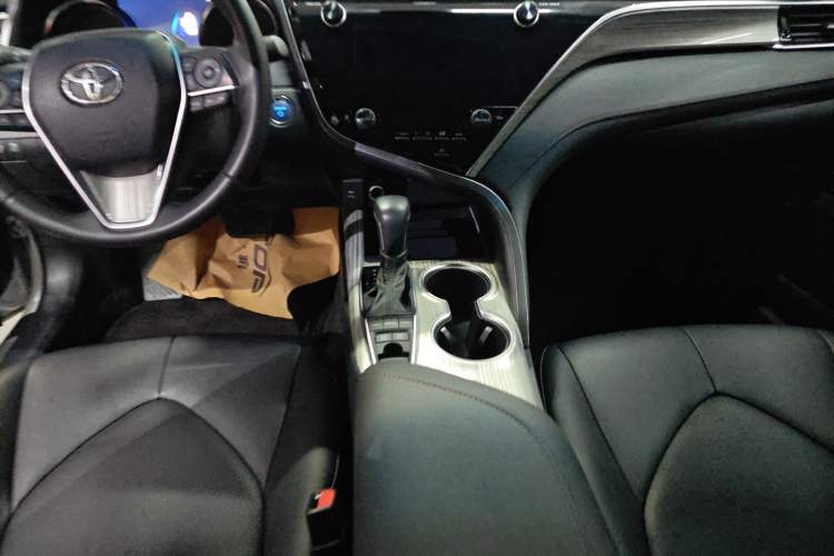 Used Toyota Camry 2019 Revised Version Dual-Engine 2.5 HG Luxury Edition
