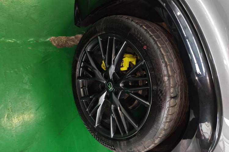 Used CHANGAN UNI-T 2023 2nd Generation 1.5T Sport Edition Flagship Version Exterior 4