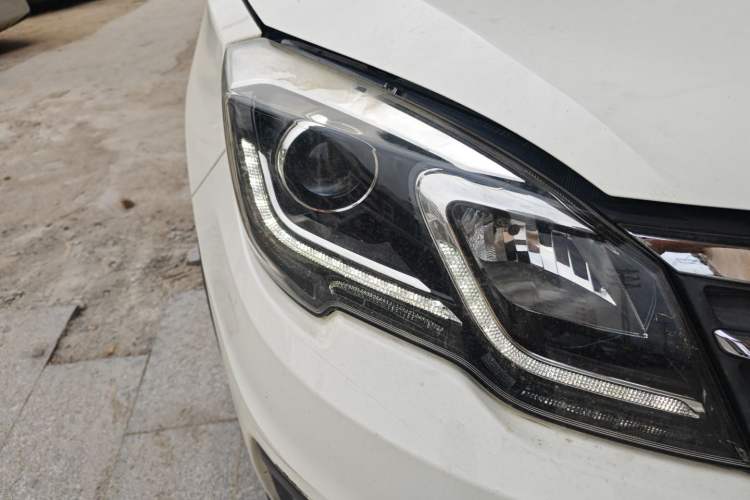 Used GAC Trumpchi GS5 Super 2015 2.0L Automatic Two-Wheel Drive Luxury Navigation Edition