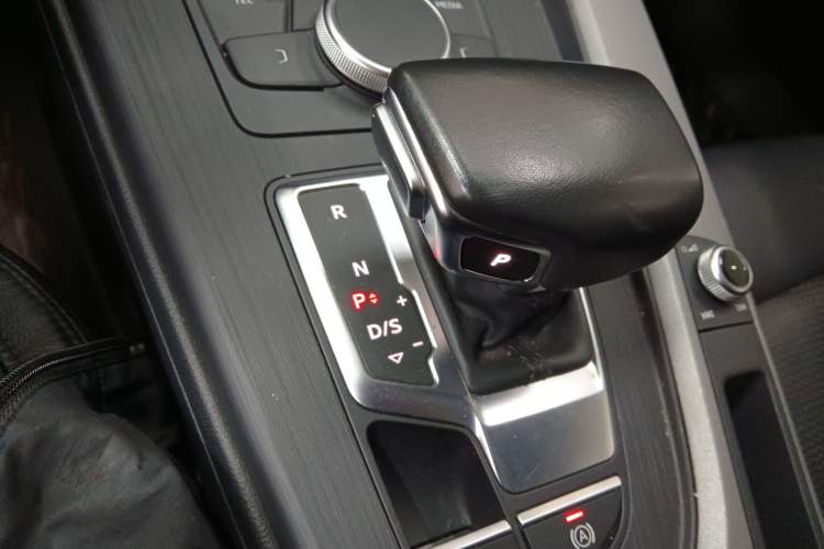 Used Audi A4L 2019 40 TFSI Ambition China VI
