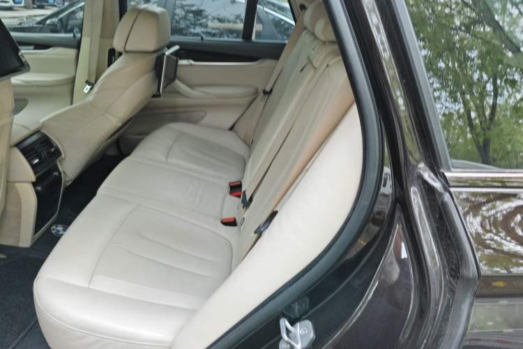 Used BMW X5 2014 xDrive35i Luxury Edition Left Rear Seat