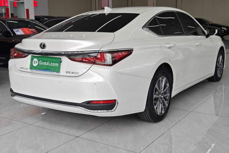 Used Lexus ES 2022 200 Excellence Edition Rear Right 45 Deg