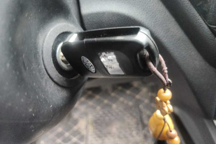 Used Kia K2 2015 Sedan 1.4L MT GLS Vehicle Key