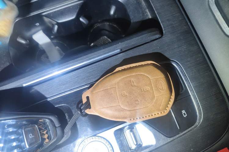 Used GAC Trumpchi GS8 2022 Flagship Series 2.0 TGDI Four-Wheel Drive Luxury Smart Connectivity Version (7 Seats) Vehicle Key