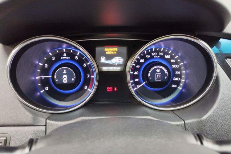Used Hyundai Sonata 2013 2.4L Automatic Leading Edition China IV Standard Instrument Cluster
