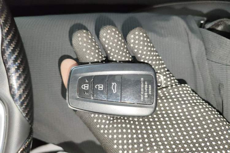 Used Toyota Camry 2021 2.0G Luxury Edition Interior 1