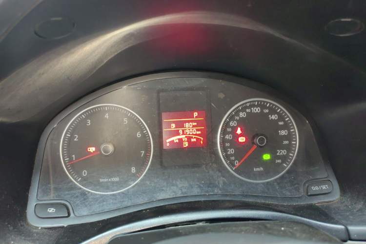 Used Volkswagen Bora 2012 1.6L Automatic Fashion Edition Instrument Cluster