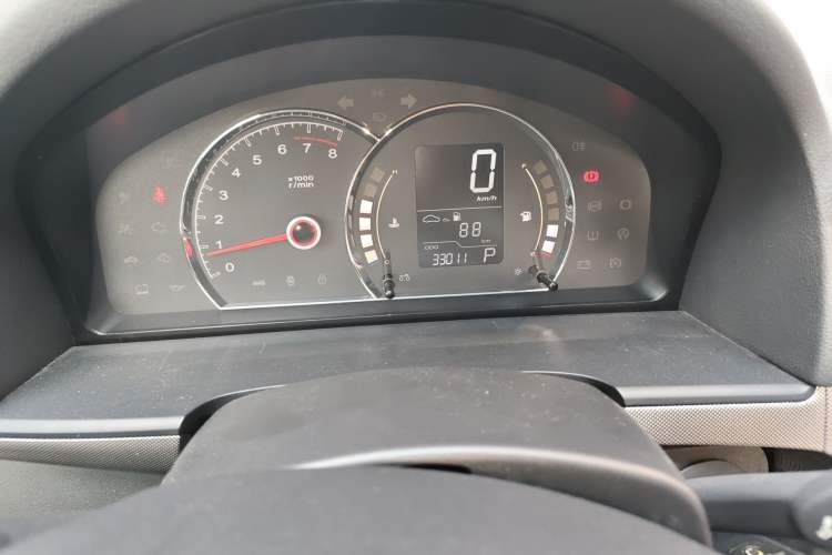 Used Roewe 350 2013 350C 1.5L Automatic Xunyue Edition
