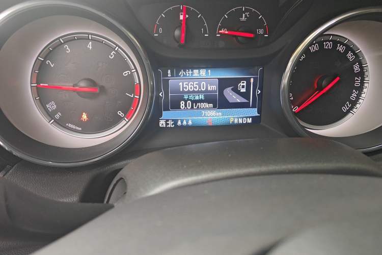 Used Buick Regal 2019 20T Luxury Model China VI Standard Odometer Close Up