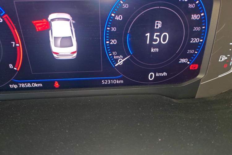 Used Volkswagen Lamando 2018 230TSI DSG Fashion Edition Odometer Close Up