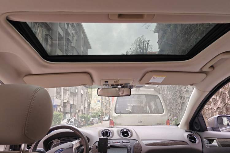 Used Ford Mondeo 2011 2.0L GTDi 200 Fashion Edition Headliner