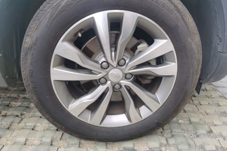Used Geely Auto Emgrand X7 Sport 2016 1.8TD Automatic Smart Connectivity Version Right Front Wheel Hub